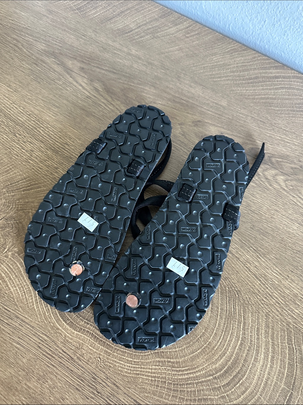 Brand New Earth Runner Alpha Sandals With Black Straps — image 2 of 2